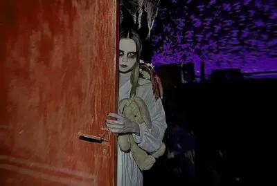 Haunted House poster4