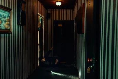 Lucky Hotel. За закрытой дверью