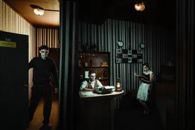 Lucky Hotel. За закрытой дверью poster2