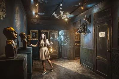 Haunted mansion poster2