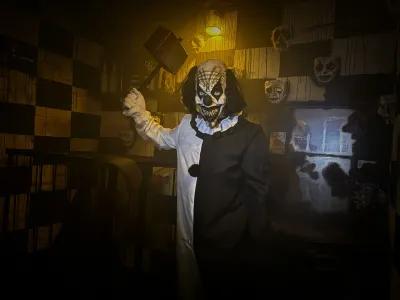 Everyone Loves Clowns poster1