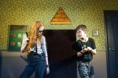 Дети шпионов. Kids poster2