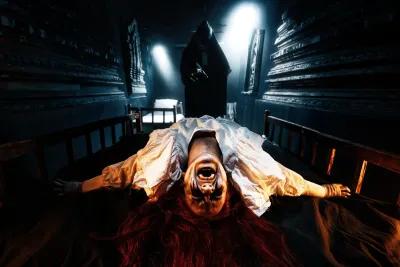 Проклятие монахини. The Nun poster2